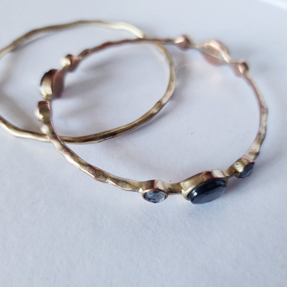 2 Stackable Bracelets - Picture 2 of 3